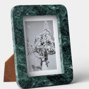 STUDIO MCGEE NWT green marble matted  photo frame -5x7